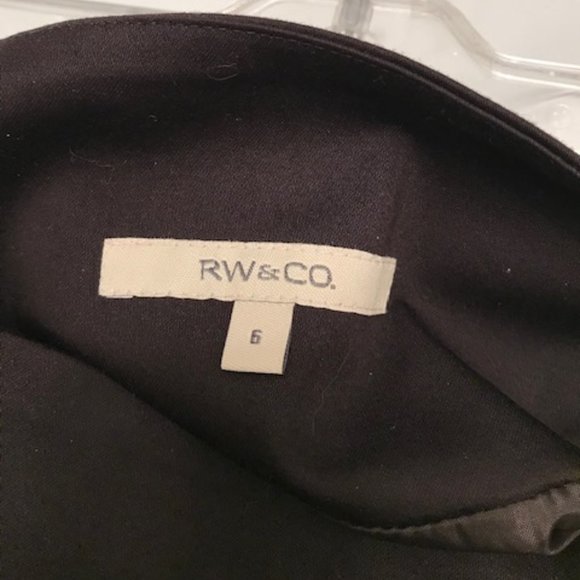 Embroidered Skirt with Peekaboo Lace Hem NWOT - Picture 10 of 11